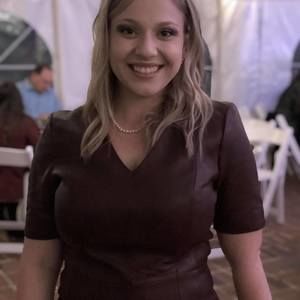 Meet your Posher, Elizabeth